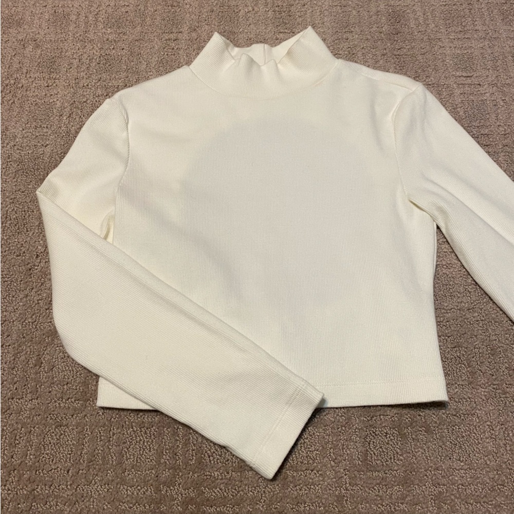 {OAK + FORT} Open Back White Mock Neck Cropped Long Sleeve | Cream ~ Size Small